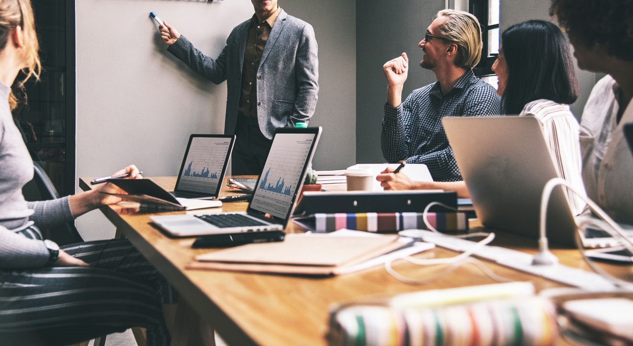 como investir em estratégias digitais
